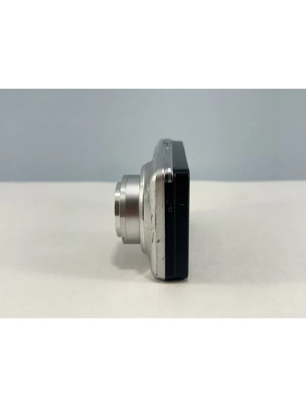 Traveler SZ 8 16.0 MP Digital Camera Silver - Parts / Repair Only - Loose Lens